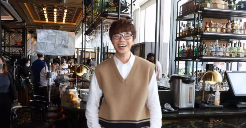 傳TVB小生背著女友與31歲小花約會，男女主發文回應