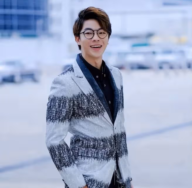 傳TVB小生背著女友與31歲小花約會，男女主發文回應