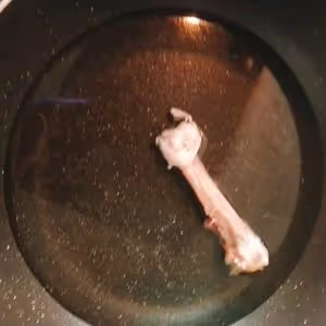 一個雞腿🍗就可以做一碗香濃可口的雞湯
