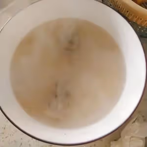 一個雞腿🍗就可以做一碗香濃可口的雞湯