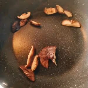 一個雞腿🍗就可以做一碗香濃可口的雞湯