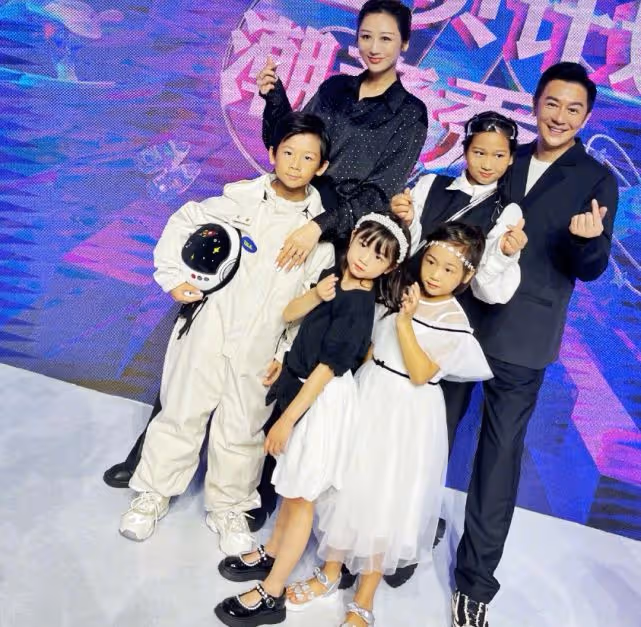 被曝要離婚，陳浩民蔣麗莎合體直播回應