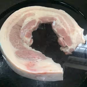 黃花菜燜五花肉