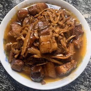 黃花菜燜五花肉
