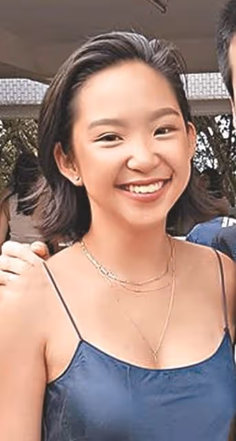 上有百億家產,林青霞女兒被拍到當服務生端茶倒水沒架子, 不求名利靠自己:曝正臉清秀面容
