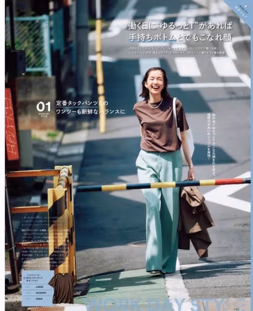 4、50歲的女人,建議少穿「藏藍色」,顯老沒氣色!這樣穿更洋氣