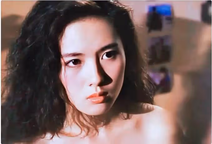 56歲性感女神李麗珍曬近照,自嘲肥又老,全素顏出街無人識,網友細看容顏後感嘆:還是那麼美啊