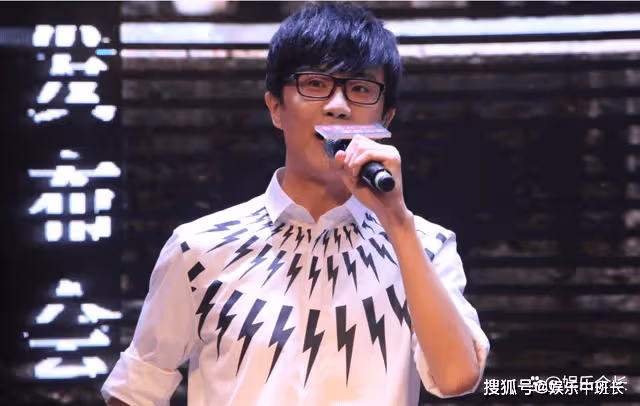 網絡歌手出身,被嘲諷模仿周杰倫,許嵩卻成為一代人的青春回憶