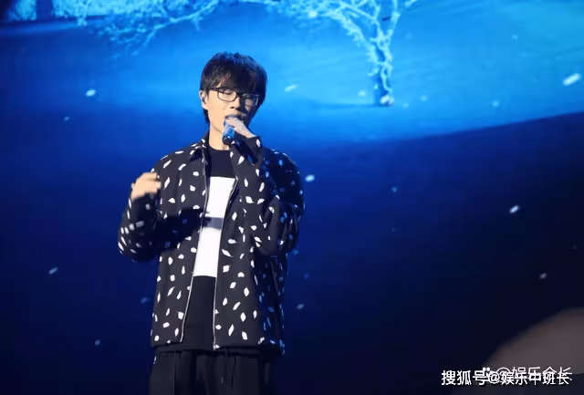 網絡歌手出身，被嘲諷模仿周杰倫，許嵩卻成為一代人的青春回憶