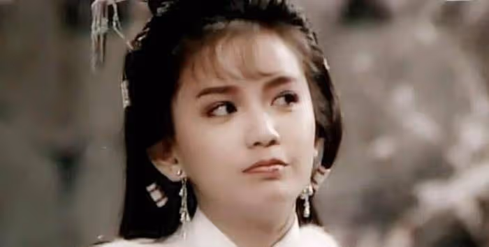 她是梁朝偉初戀,曾是TVB五美之一,54歲顏值依舊,堪稱不老女神