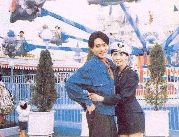 她是梁朝偉初戀,曾是TVB五美之一,54歲顏值依舊,堪稱不老女神