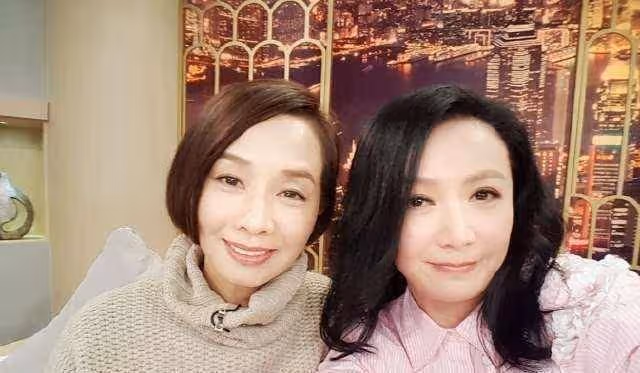 她是梁朝偉初戀,曾是TVB五美之一,54歲顏值依舊,堪稱不老女神