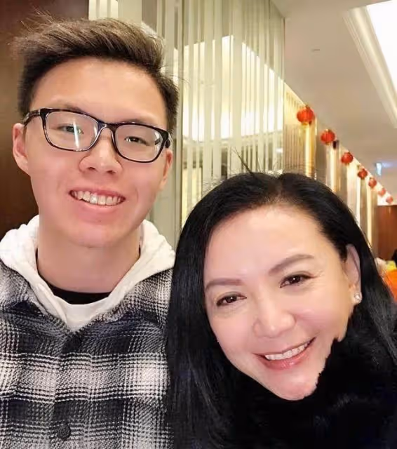 她是梁朝偉初戀,曾是TVB五美之一,54歲顏值依舊,堪稱不老女神