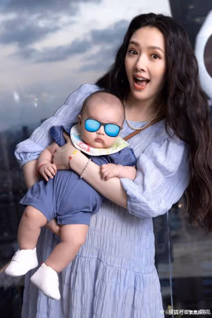 向太首次公布郭碧婷領結婚證時間，解釋向佐缺席女兒生日的原因