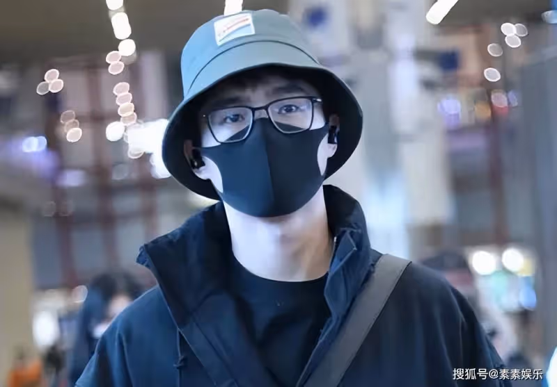 好事將近？劉昊然在周冬雨老家被偶遇，排隊做核酸被認出來