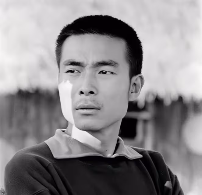 謝園:與17歲的妻子相戀22年,緋聞為零,死後,寡婦的痴情讓她淚流滿面