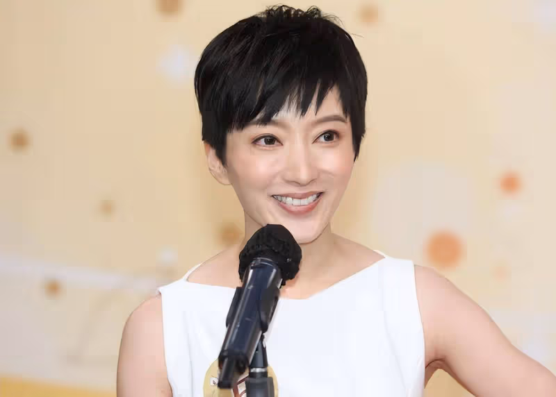 TVB舉行香港小姐競選連任！35歲母女星角逐，關麗潔女兒稱不再依賴父親