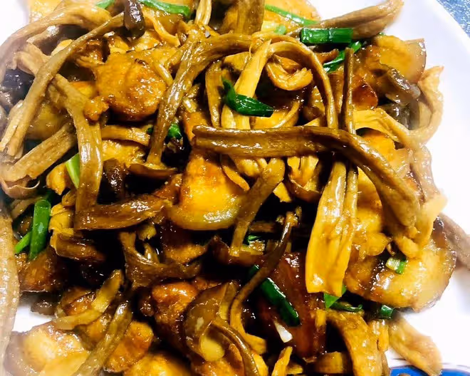 不二鹿茸菇炒肉