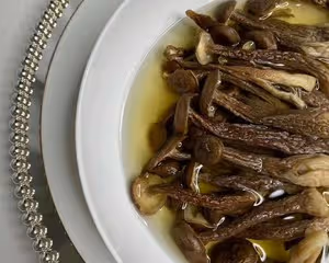 不二鹿茸菇炒肉