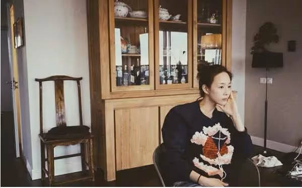 帶你參觀張鈞甯的豪宅,家中風格令人意外,一頓飯擺十幾道菜