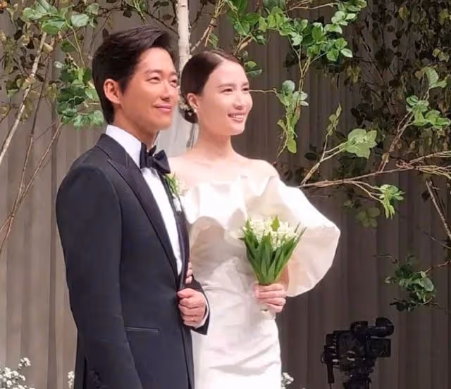 南宮珉陳雅凜婚禮公開!新郎親吻新娘畫面太美好啦,她感動落淚