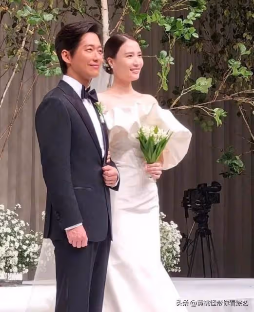 韓星南宮民婚禮照片曝光!眼神熾熱盯妻狂魔,女方去年陷醜聞爭議
