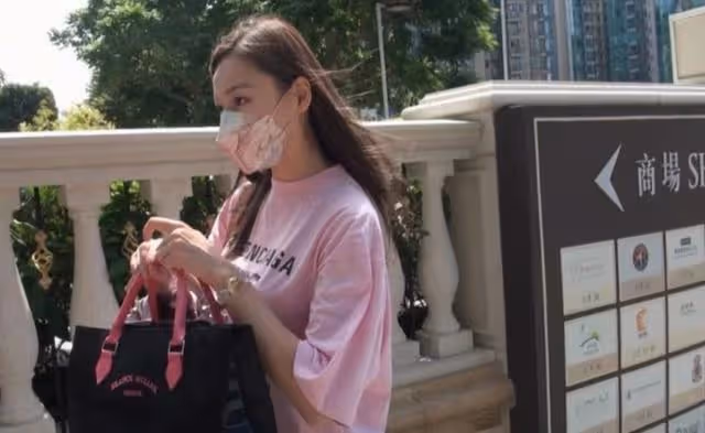 是非不斷!新晉港姐冠軍被曝欠一身債,無力償還靠選舉贏獎金還債