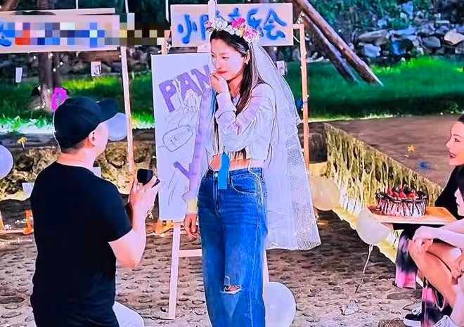 恭喜!34歲快女宣布結婚,穿短裙拍攝婚紗似少女,愛情長跑已8年
