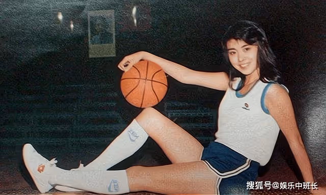 內娛「顏值天花板」王祖賢,當年火到什麼程度?又為何至今未婚?