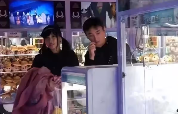 火遍日媒!王思聰花錢買愛情,日本諸多當紅一線女星深陷其中
