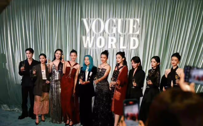 VOGUE女明星紅毯:孫怡豪放,周冬雨乾癟,娜扎擠出腋下贅肉