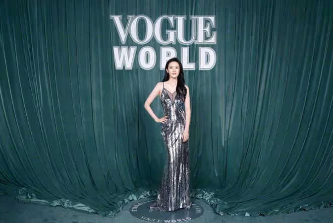 VOGUE女明星紅毯:孫怡豪放,周冬雨乾癟,娜扎擠出腋下贅肉