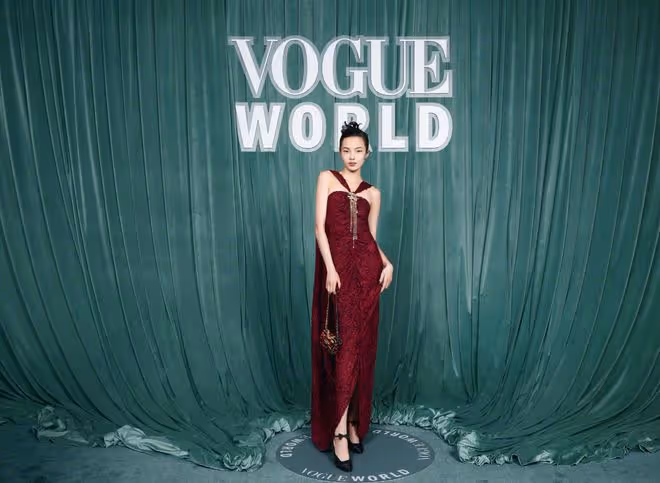 VOGUE女明星紅毯:孫怡豪放,周冬雨乾癟,娜扎擠出腋下贅肉
