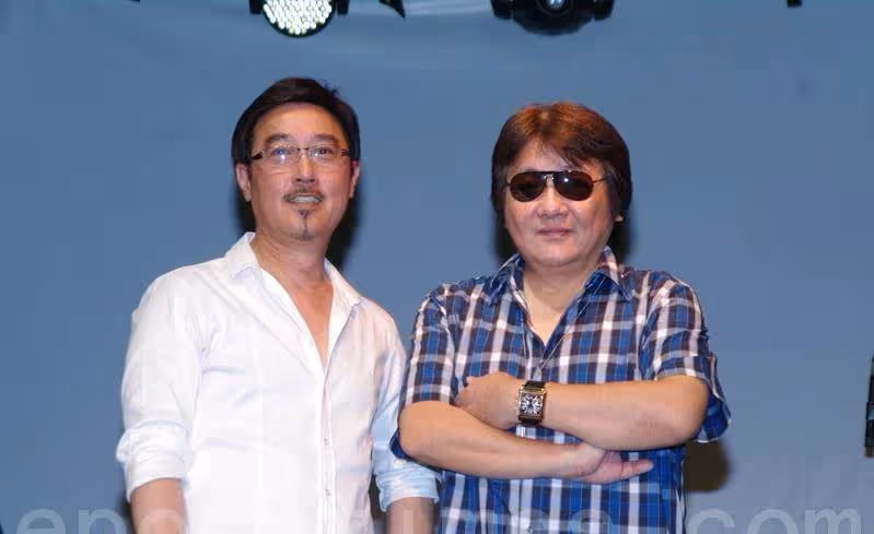 黃大城重病硬撐7天,最後一夜「30親友唱民歌相伴左右」離去 ,自歎「我是公務員歌手,從一而終」趙樹海不捨:他年紀最小