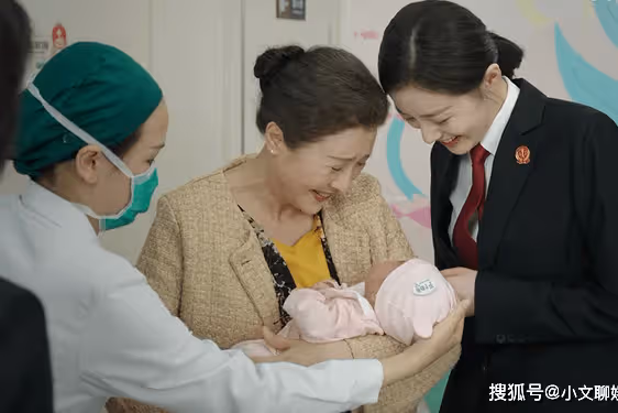 《底線》用嬰兒改變命運，韓潔的強行洗白，還給了原案母親一個體面