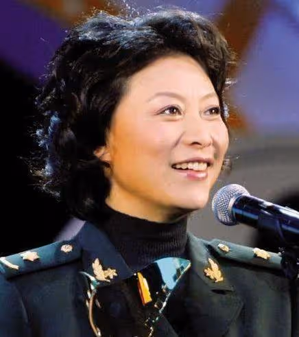 出道1年就獲影后的岳紅，離婚後拚命拍戲掙錢患癌，如今怎樣了