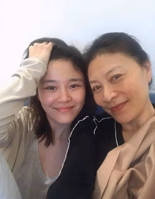 出道1年就獲影后的岳紅，離婚後拚命拍戲掙錢患癌，如今怎樣了
