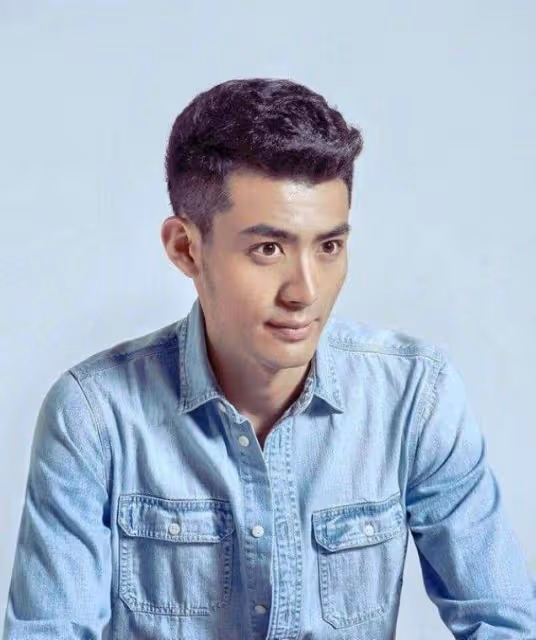 曾美貌不輸劉曉慶,待繼子視如己出,如今一家四口都是演員