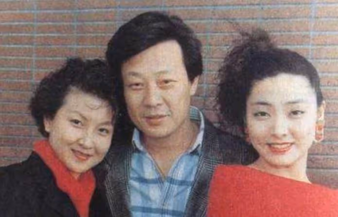 ​坐擁雙妻！寇世勳兩個妻子和諧背後「全靠我樓上樓下來回跑」　原配掌管財政大權：三個人的婚姻「都沒有贏家」