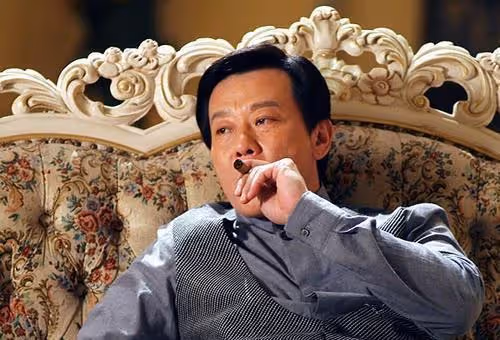 ​坐擁雙妻！寇世勳兩個妻子和諧背後「全靠我樓上樓下來回跑」　原配掌管財政大權：三個人的婚姻「都沒有贏家」