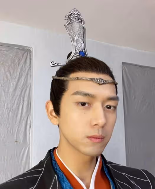 走紅後待遇大變化?李現發順毛自拍,評論區全是顏值吹捧