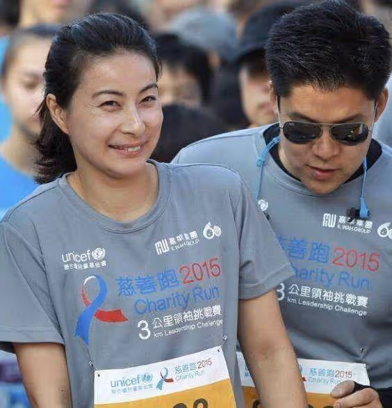 43歲霍啟剛:看了前任和現妻郭晶晶近照,不得不說差別真大