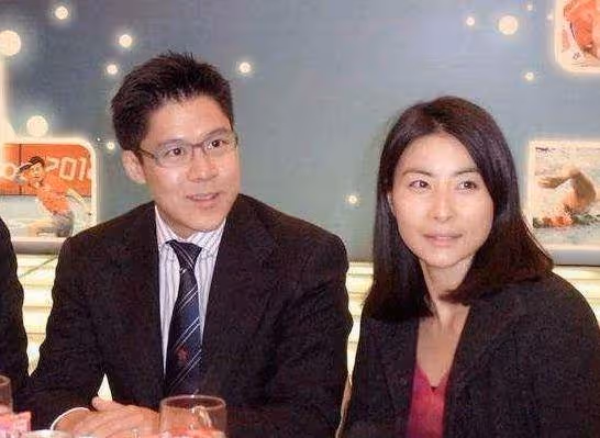 43歲霍啟剛:看了前任和現妻郭晶晶近照,不得不說差別真大