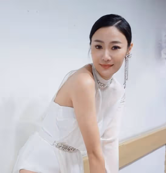 朱智賢上節目現真身雙目無神又變臉　網民直呼認不出