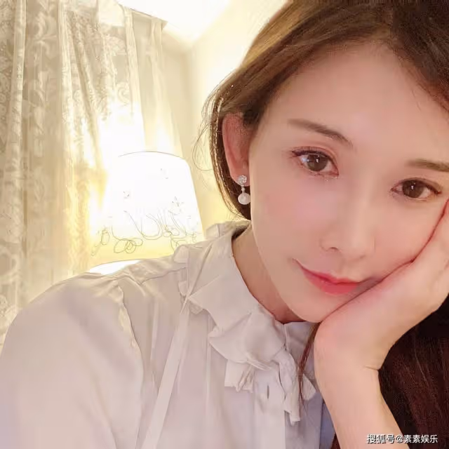 林志玲瘦了很多，臉頰略顯消瘦，婚姻是否幸福引起大家的質疑