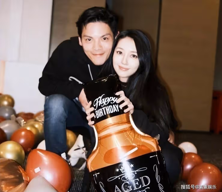 向太點贊「老公遠離」動態,疑似默認郭碧婷和向佐的夫妻危機