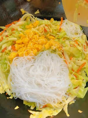 包菜粉絲炒雞蛋