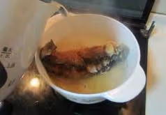 豆腐蘑菇燉鯽魚