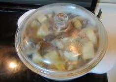 豆腐蘑菇燉鯽魚