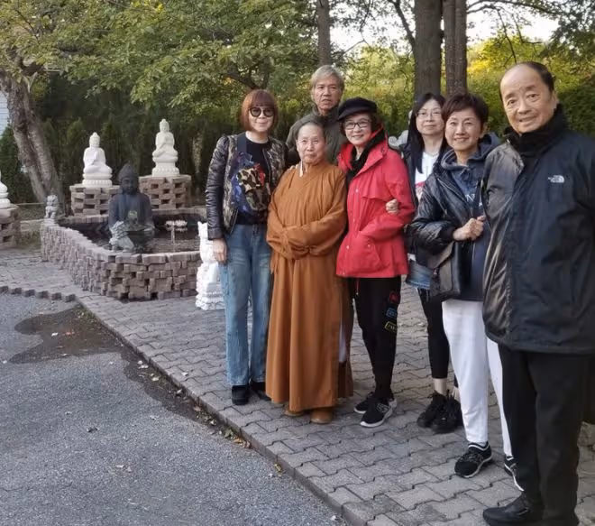 苗可秀移民國外近況,禪院吃齋很悠閒,曾與李小龍傳緋聞至今未婚